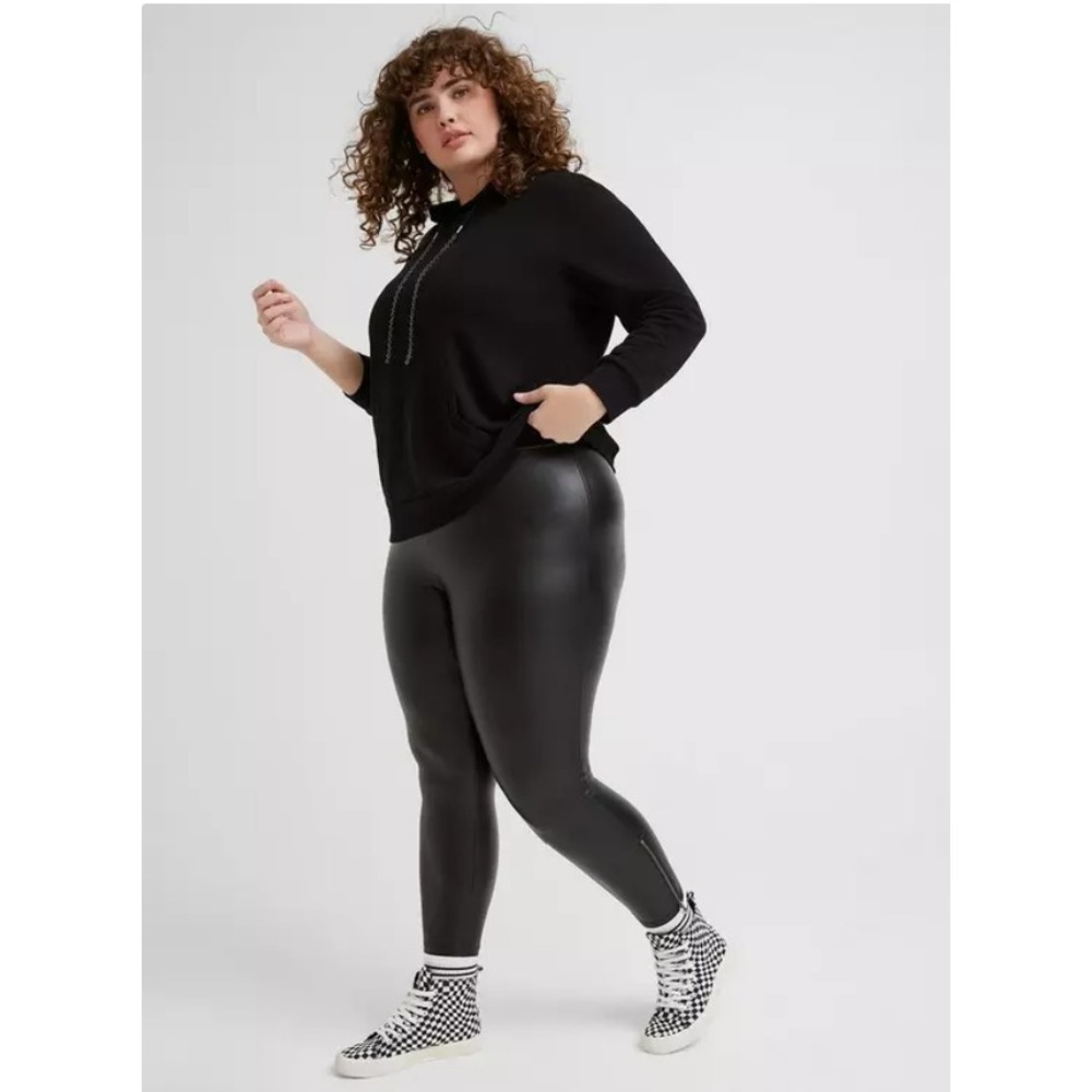 Plus‎ Size 1